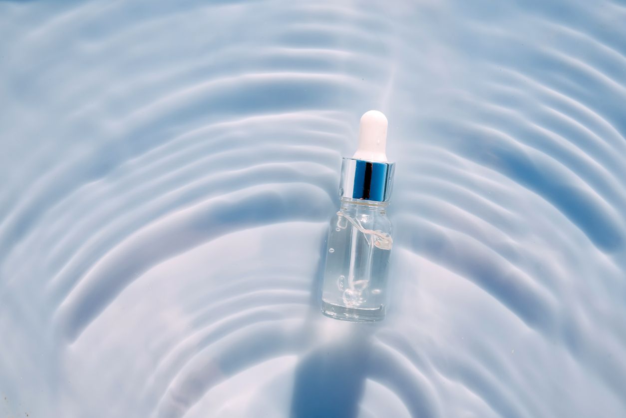 Sejumlah serum niacinamide lokal menjadi skincare viral di TikTok. Bagaimana kualitas dan kandungan bahan aktif di dalamnya? Simak ulasannya!