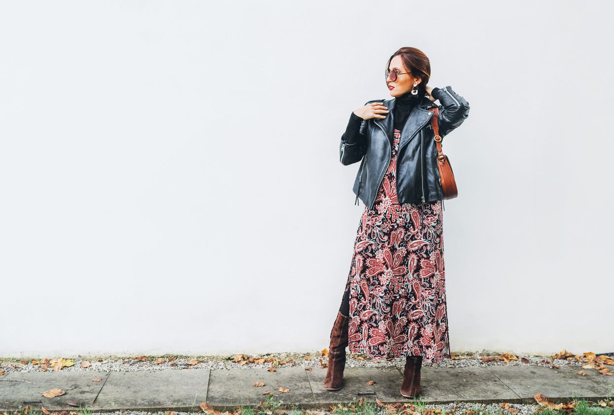 Layering outfit menjadi salah satu gaya berpakaian yang banyak diminati. Agar tak terkesan berlebihan, simak tips berikut ini!