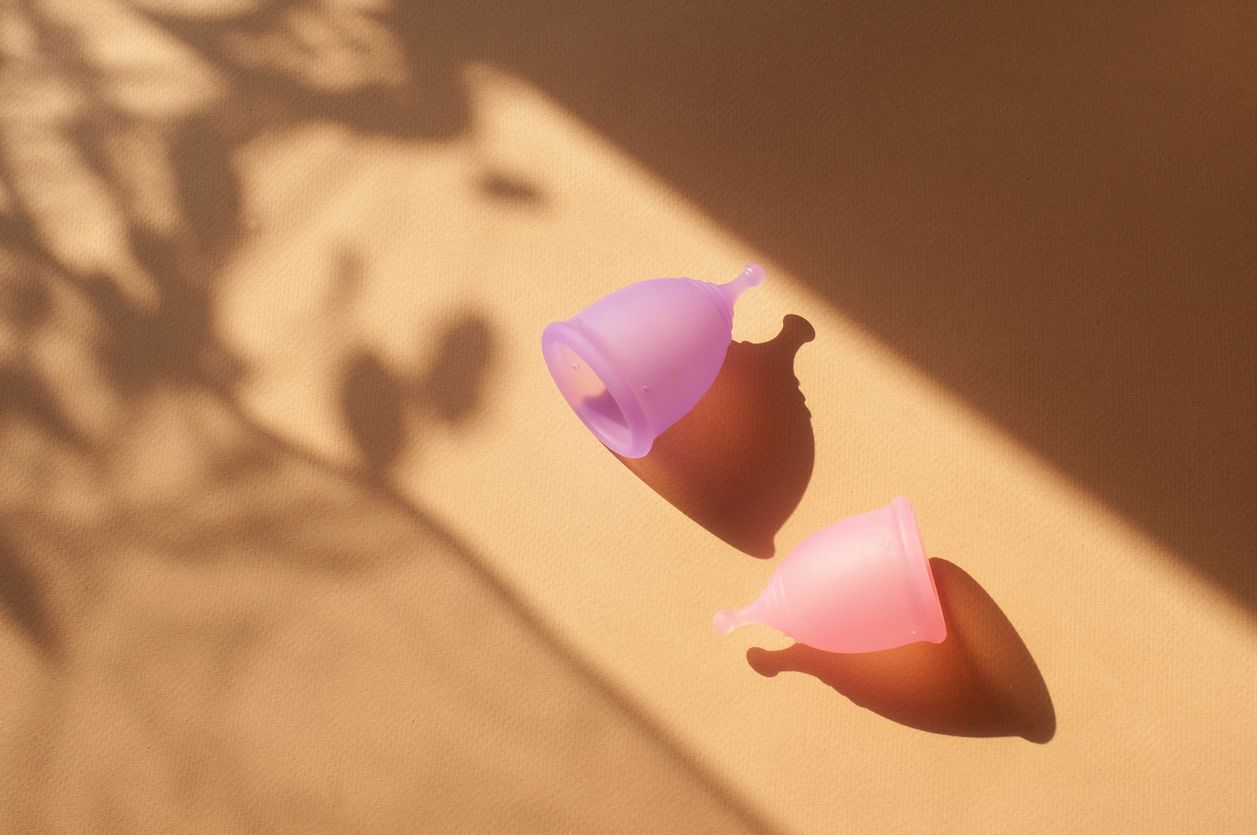 Dalam upaya menjaga kesehatan seksual dan reproduksi perempuan, terdapat beberapa hal yang perlu diperhatikan saat menggunakan menstrual cup.