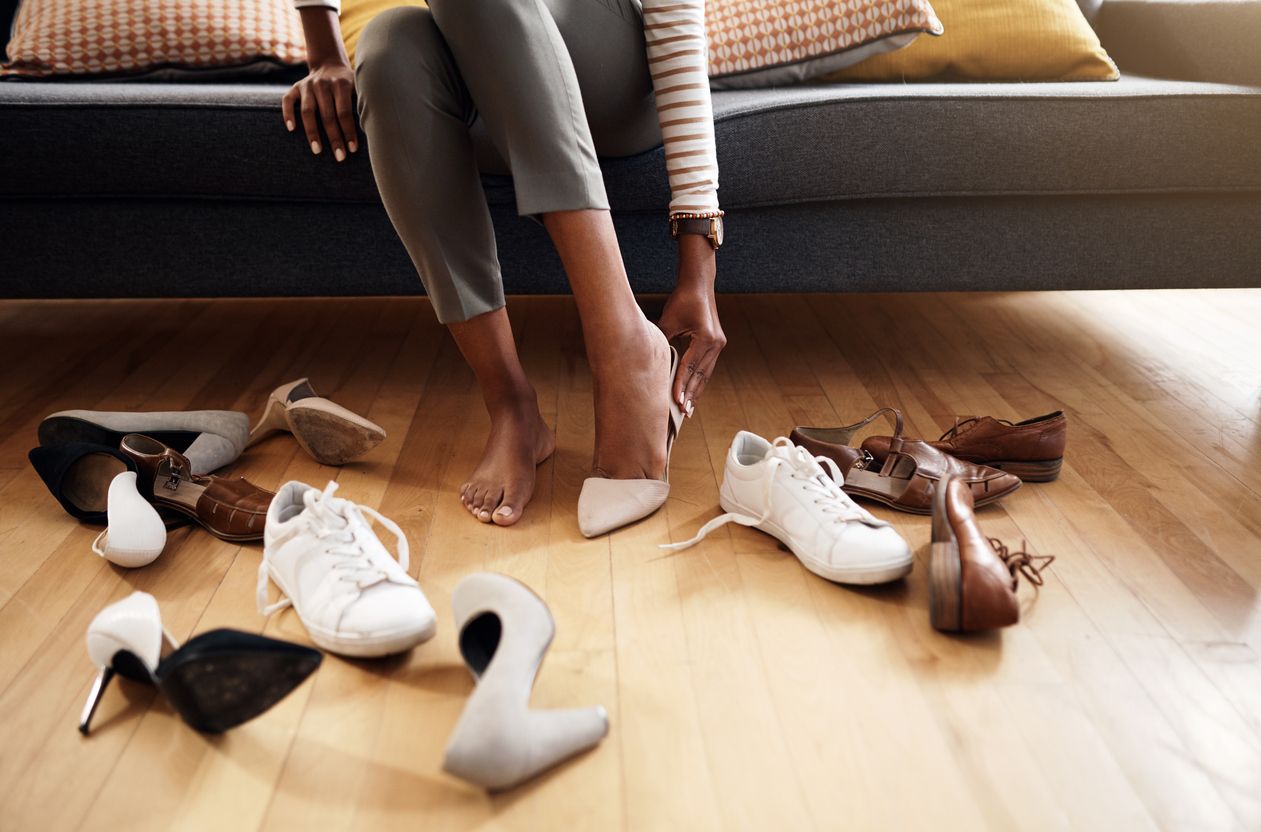 Untuk menunjang penampilan perempuan karier tentu dibutuhkan sepatu yang trendi namun tetap nyaman. Simak rekomendasinya!