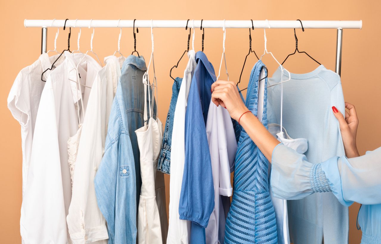 Mix and match baju lama menjadi salah satu cara untuk tampil stylish dengan hemat. Kawan Puan, yuk simak tips padu padan berikut ini!