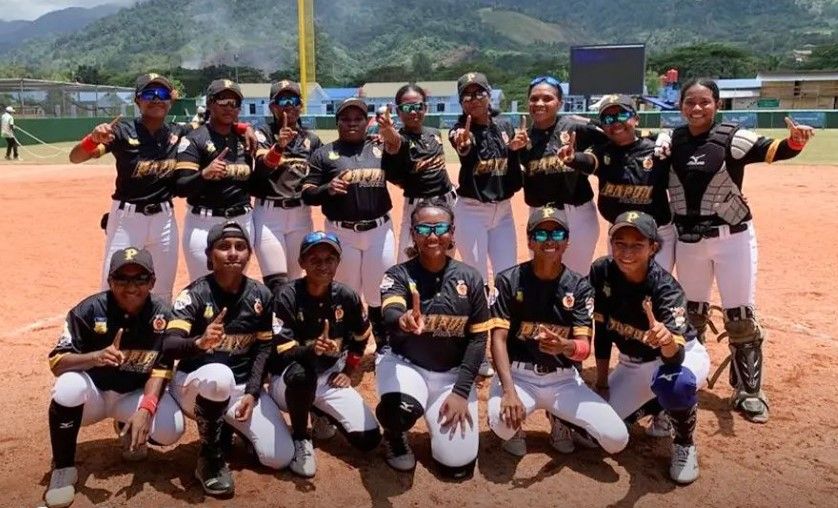 Tim Softball Putri Papua tak tertaklukkan dalam Pekan Olahraga Nasional (PON) XX Papua 2020. Tim tuan rumah tersebut belum mengalami kekalahan.