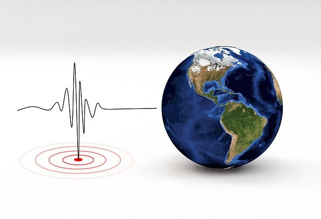 Baru saja terjadi gempa di daerah Yogyakarta dengan kekuatan 4,8. Warga hingga berhamburan ke luar ruangan