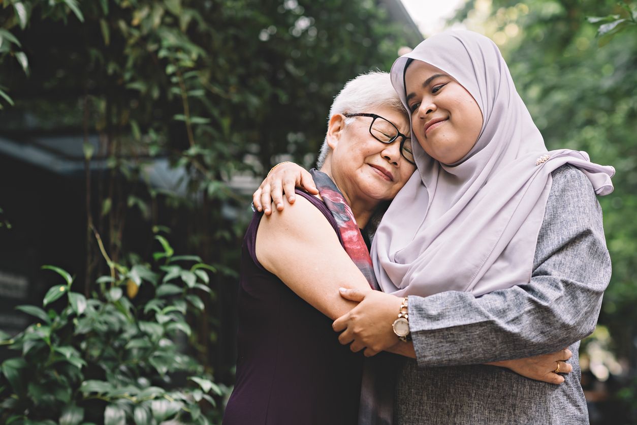 Jangan dianggap sepele jika anggota keluargamu berjuang dengan masalah kesehatan mental. Simak, begini cara mendukung mereka.