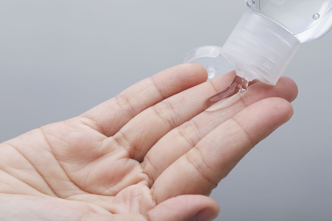 Salah satu produk skincare viral di TikTok adalah gel cleanser yang diklaim ampuh membersihkan wajah tanpa membuat kulit kering. Produk apa itu?