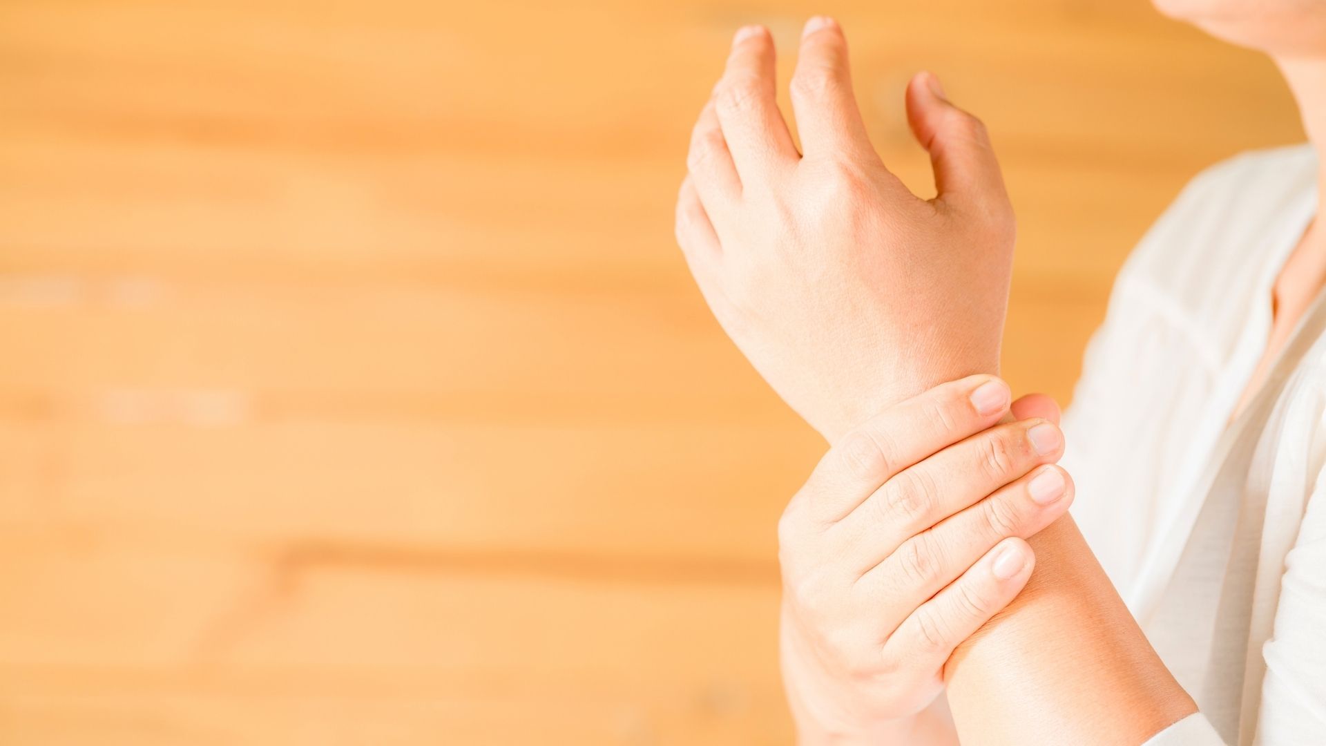 Rasanya tidak nyaman, inilah 5 cara menghilangkan kesemutan di tangan dan kaki dengan sederhana. Apa saja, ya?