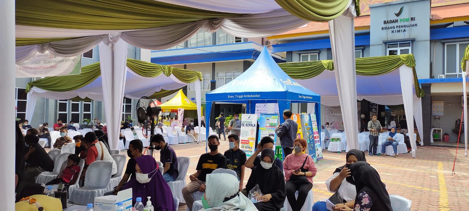 Kalbe dan Kompas Gramedia gelar sentra vaksinasi dosis kedua di Pekanbaru, Kawan Puan. Seperti apa acaranya? Berikut selengkapnya!
