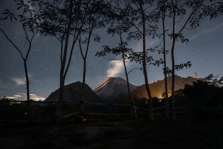 Untuk berkemah dengan nyaman dan bisa melihat bintang, simak tips camping di Nawang Jagad Yogyakarta ini yuk!