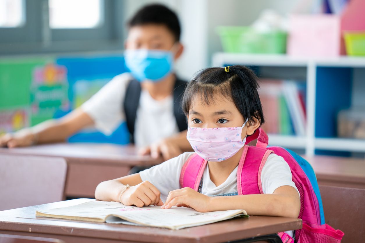 Ini 7 keterampilan sosial yang penting diajarkan pada anak dalam persiapan sekolah tatap muka. Mulai dari berbagi hingga sopan santun.