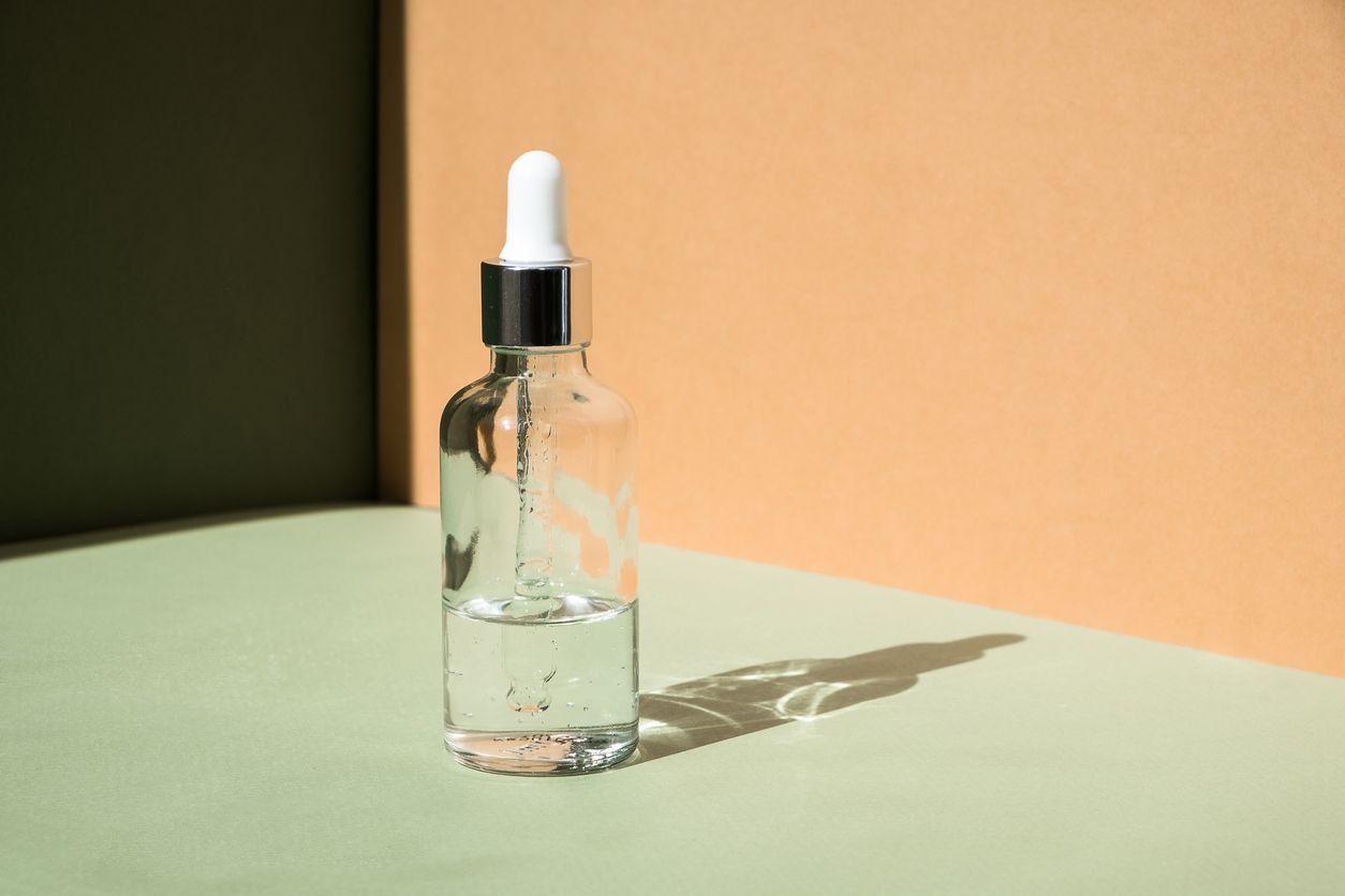 Bikin kulit awet muda, ini 5 produk serum anti-aging lokal menjadi produk skincare viral di TikTok, salah satunya Somethinc.