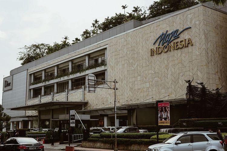 Status Pemberlakuan Pembatasan Kegiatan Masyarakat (PPKM) turun menjadi level 2. Ini aturan baru masuk mal dan bioskop di Jabodetabek. 