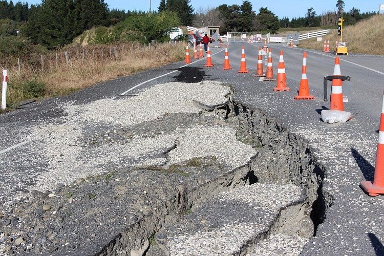Gempa bumi berkekuatan 6,4 SR melanda Aceh. Pusat gempa ada di Meulaboh, Aceh Barat. Sejumlah daerah ini ikut rasakan gempa.