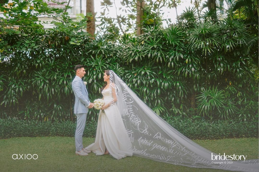 Gaun pernikahan Jessica Iskandar (Jedar) menarik perhatian netizen yang melihatnya . Penasaran seperti apa detailnya?