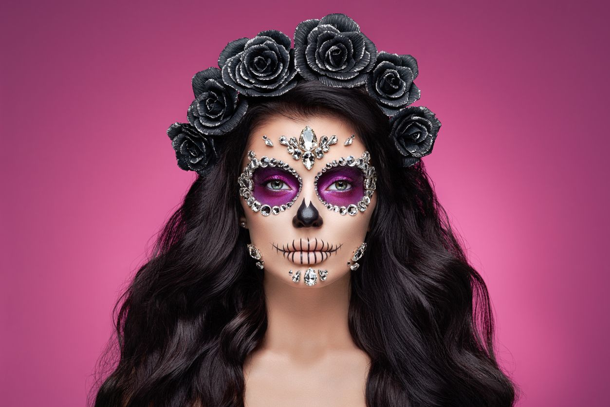 Menjelang hari Halloween, yuk intip sejumlah inspirasi gaya rambut mencolok, tetapi sederhana berikut ini.