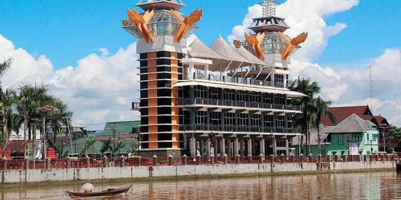 Berikut ini lima kerajinan tangan yang cocok dijadikan oleh-oleh khas Banjarmasin bagi teman atau saudara.