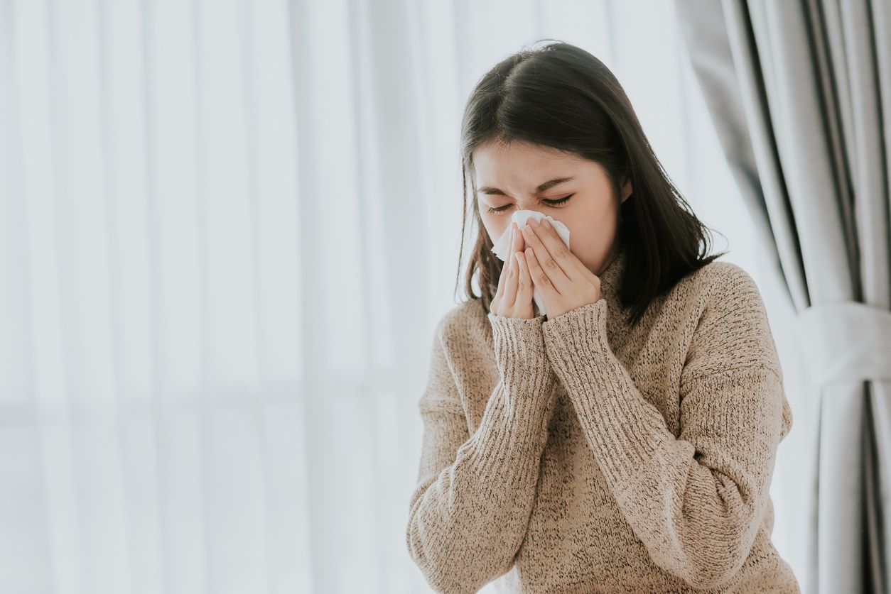 Hidung tersumbat sangat mengganggu karena membuat kesulitan bernapas. Yuk, cari tahu obat alami untuk meredakan hidung tersumbat karena flu.