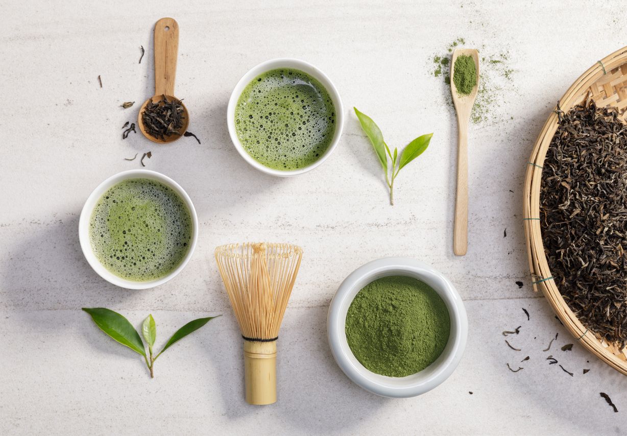 Tak hanya bisa dijadikan minuman diet, green tea juga bermanfaat bagi kecantikan. Yuk simak lima cara memakainya.