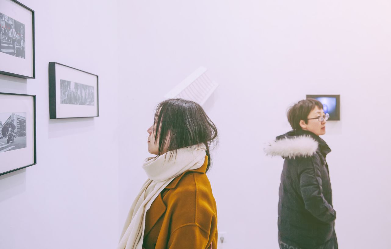 Bertajuk Three for Plastic Hearts, komunitas ini menggelar pameran seni rupa yang mengangkat tema soal masalah lingkungan.