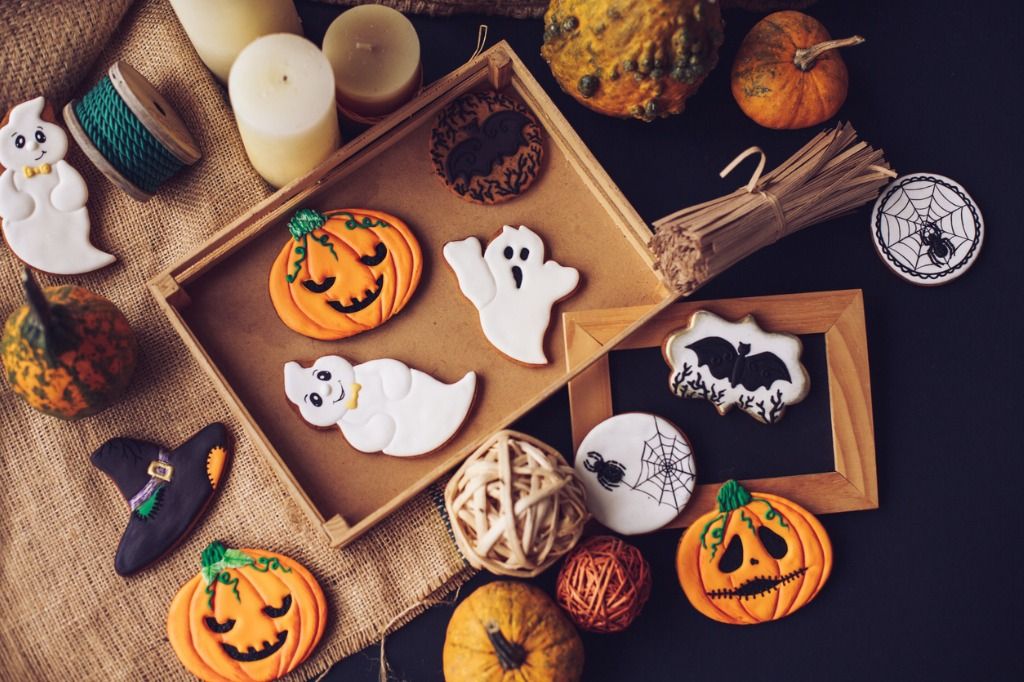 Berikut ini lima makanan yang identik dengan Halloween dan Hari Raya Kematian, yuk simak apa saja yang disajikan