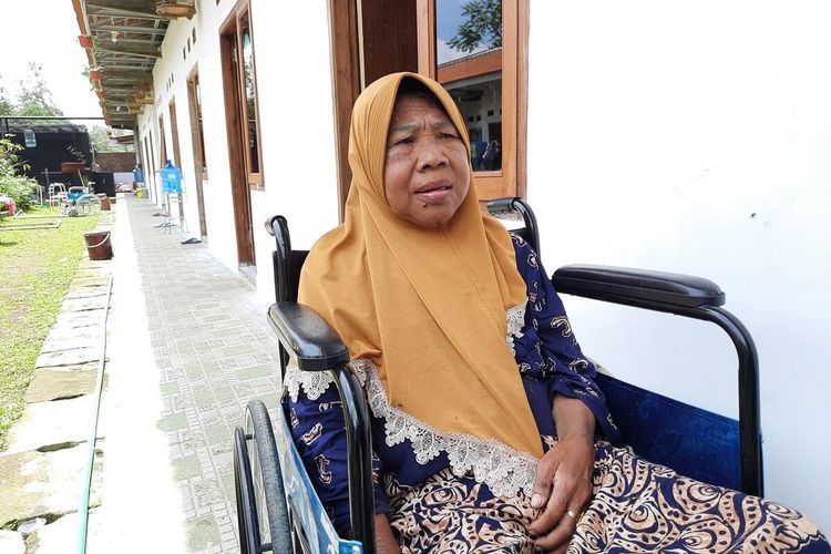 Belakangan viral kisah Trimah, lansia yang dititipkan anaknya di panti jompo. Berikut penuturannya soal pesan sang anak