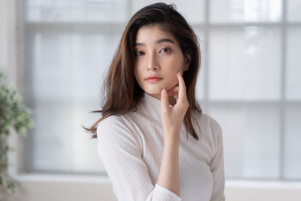 Ini 4 tips memilih skincare viral di TikTok untuk kulit sensitif. Dengan jenis kulit seperti itu, kamu harus selektif saat melakukan perawatan kulit.