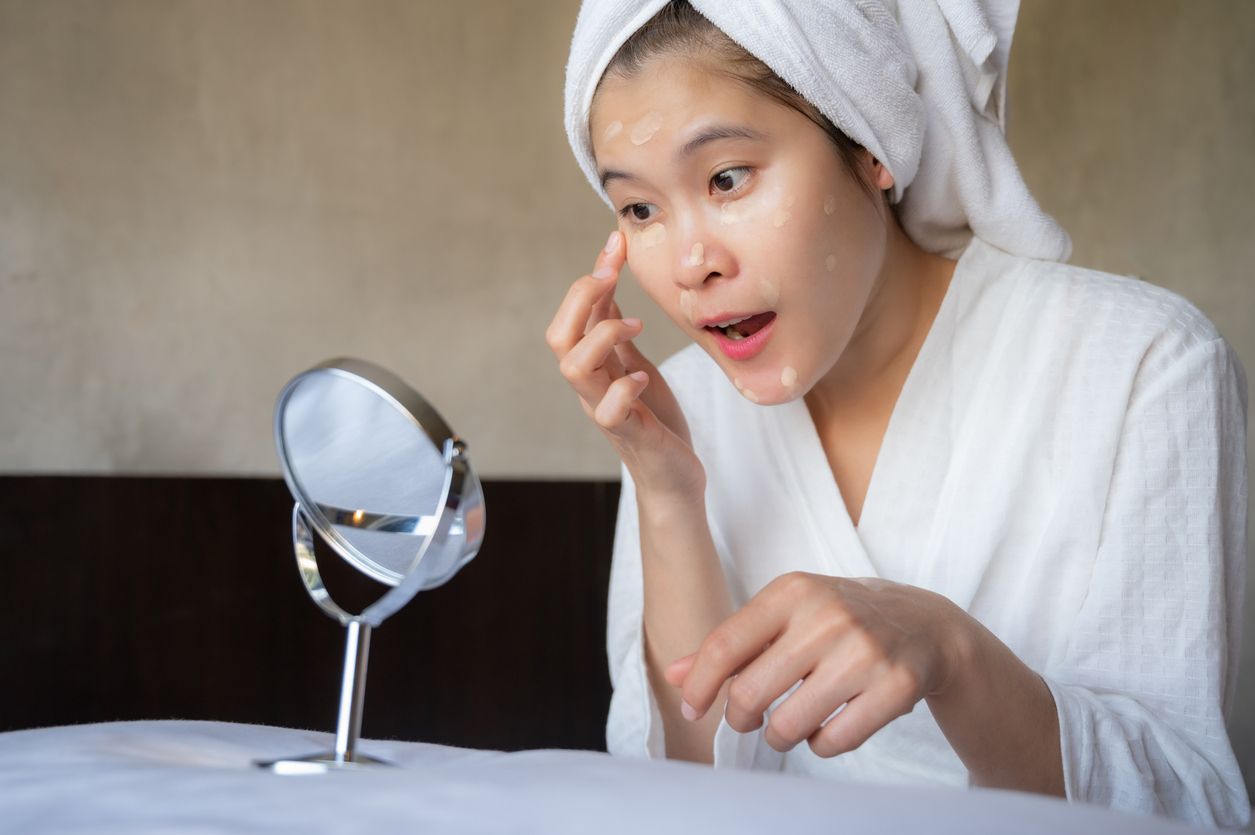 Tidak semua skincare memiliki kandungan yang baik untuk kulit berjerawat.  Ada kandungan apa saja ya?
