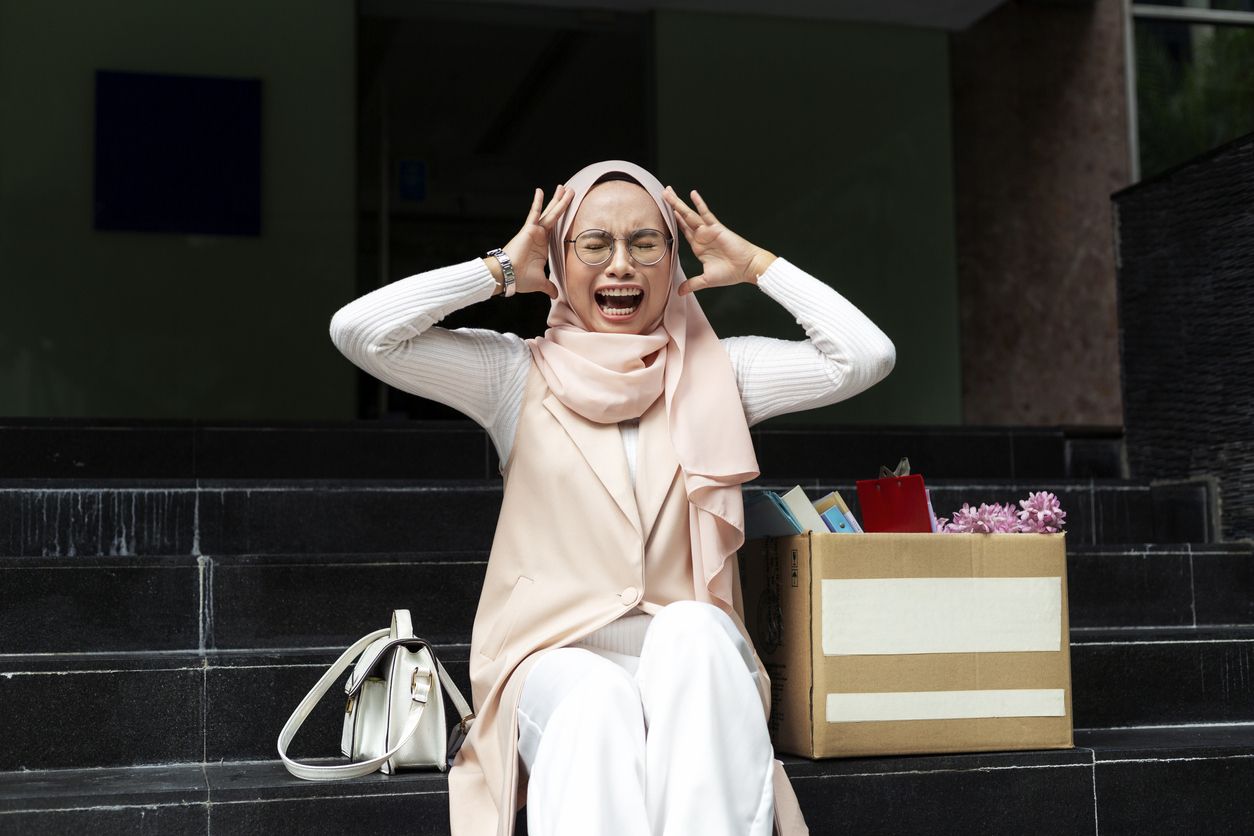 Mendapatkan penolakan rasanya memang menjengkelkan sekaligus bikin sedih. Meski begitu, ada pelajaran berharga dari sebuah penolakan yang kita dapat.