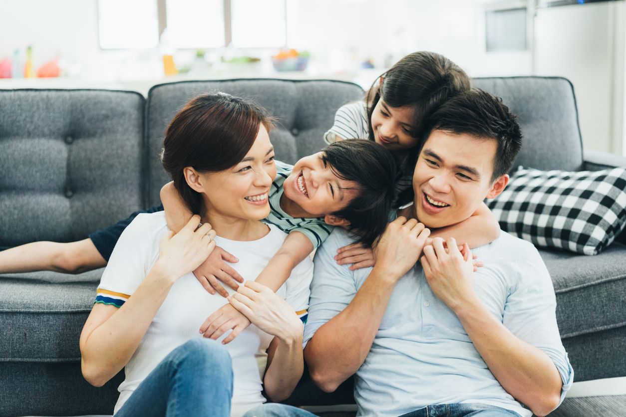 Daripada menggunakan kata-kata negatif, cobalah beri afirmasi positif ini pada anak agar ia lebih percaya diri dan termotivasi.