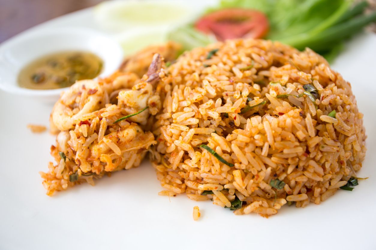 Nasi goreng menjadi makanan favorit Oppenheimer, ternyata cara memasaknya mudah. Simak tips memasak nasi goreng favorit Oppenheimer.