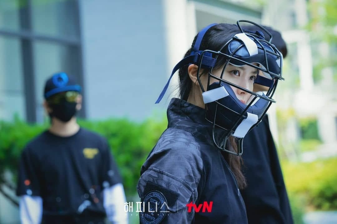 Aktris cantik Han Hyo Joo tengah mencuri atensi publik atas aktingnya dalam film Happiness.  Seperti apa gayanya?