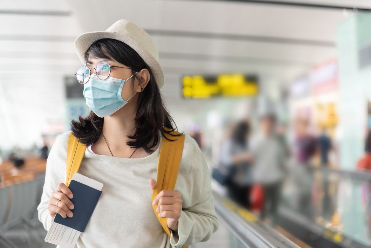 Menjaga diri saat traveling sangat perlu, terlebih saat melakukan solo traveling. Berikut 7 item yang perlu kamu bawa saat traveling!