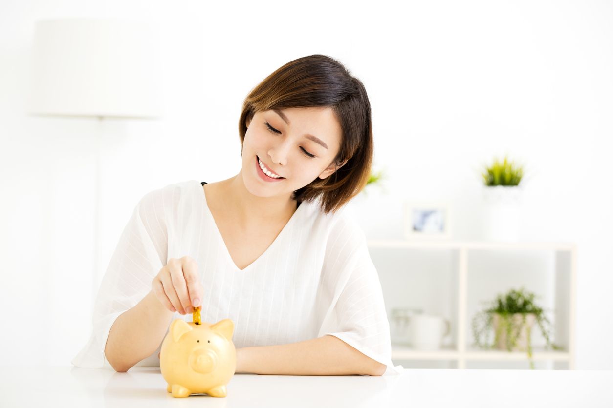 Bagi wanita karir berpenghasilan UMR sekitar 3 jutaan, ini tips membagi pengeluaran dan investasi dari ahli perencana keuangan. 