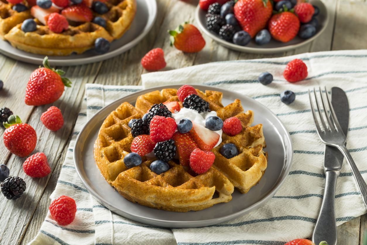 Kawan Puan suka makanan kekinian seperti waffle? Yuk, praktikkan tips memasak mudah waffle yang garing dan empuk seperti di kafe ini.