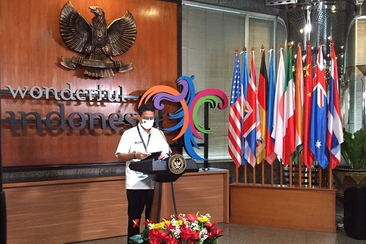 Ini 3 syarat dan aturan bepergian selama libur Nataru 2022 yang diungkapkan oleh Menparekraf Sandiaga Uno. Yuk, simak penjelasannya!