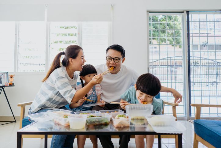 Lima makanan tinggi lemak sehat  sebagai asupan menu makanan sehat untuk anak menjelang persiapan sekolah tatap muka.