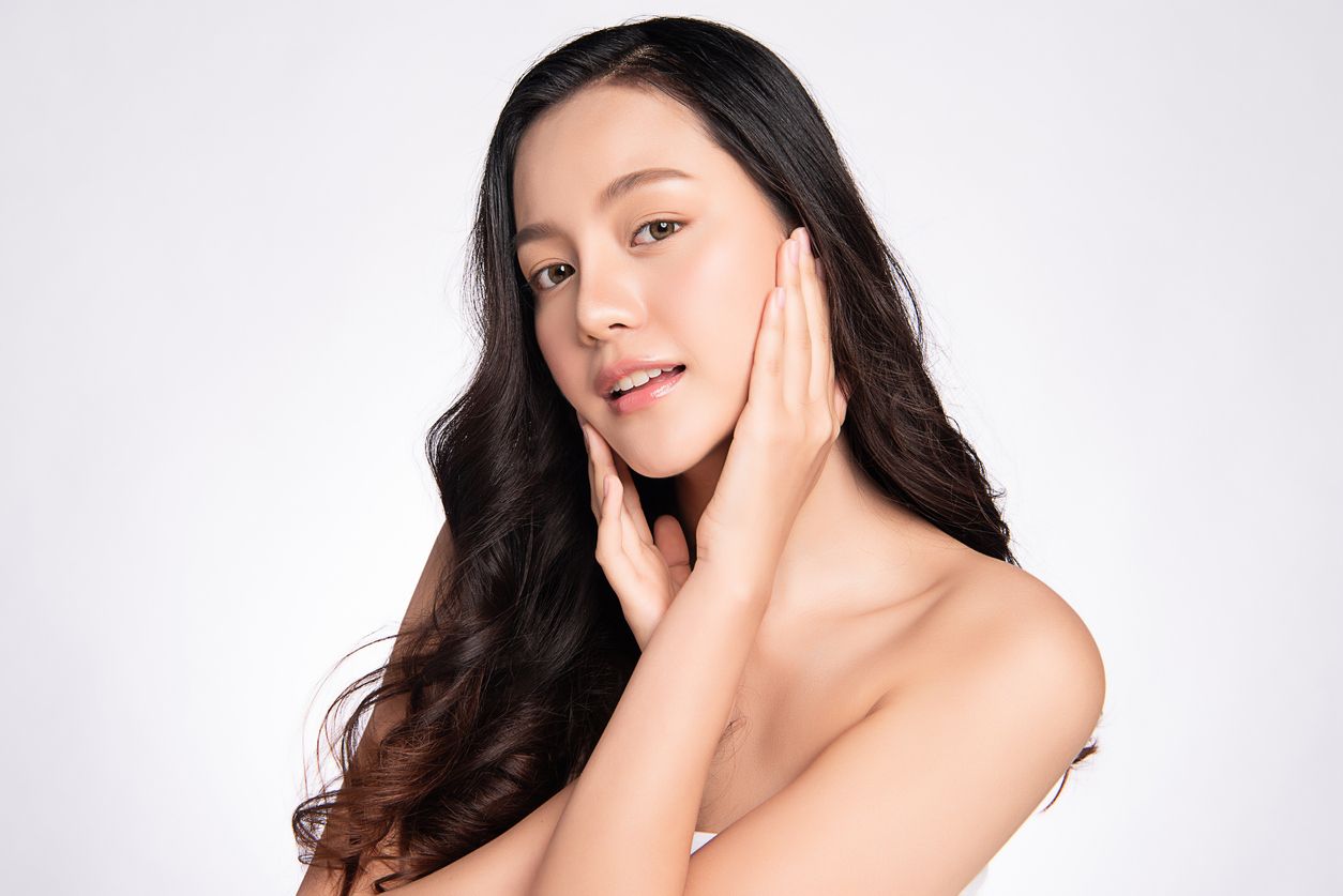 Berikut 3 rekomendasi concealer yang bisa membuat makeup terlihat lebih flawless. Berikut penjelasannya!