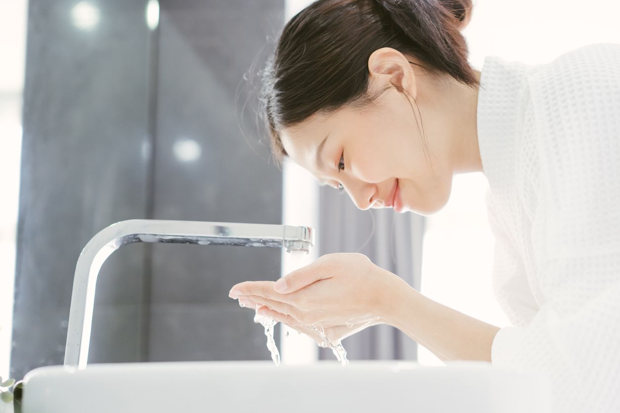 Jangan asal memilih facial wash atau pembersih wajah, sebab kebutuhan  setiap perempuan tak akan sama. Bagaimana menentukannya?