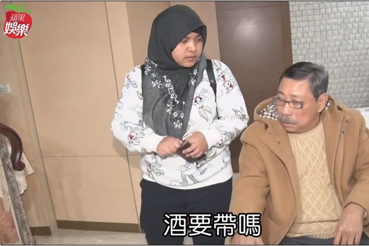 Yuli, seorang TKW asal Indonesia mendadak viral gara-gara mendapat warisan berupa uang tunai dan perhiasan emas dari aktor Taiwan, Chen Sung Young.