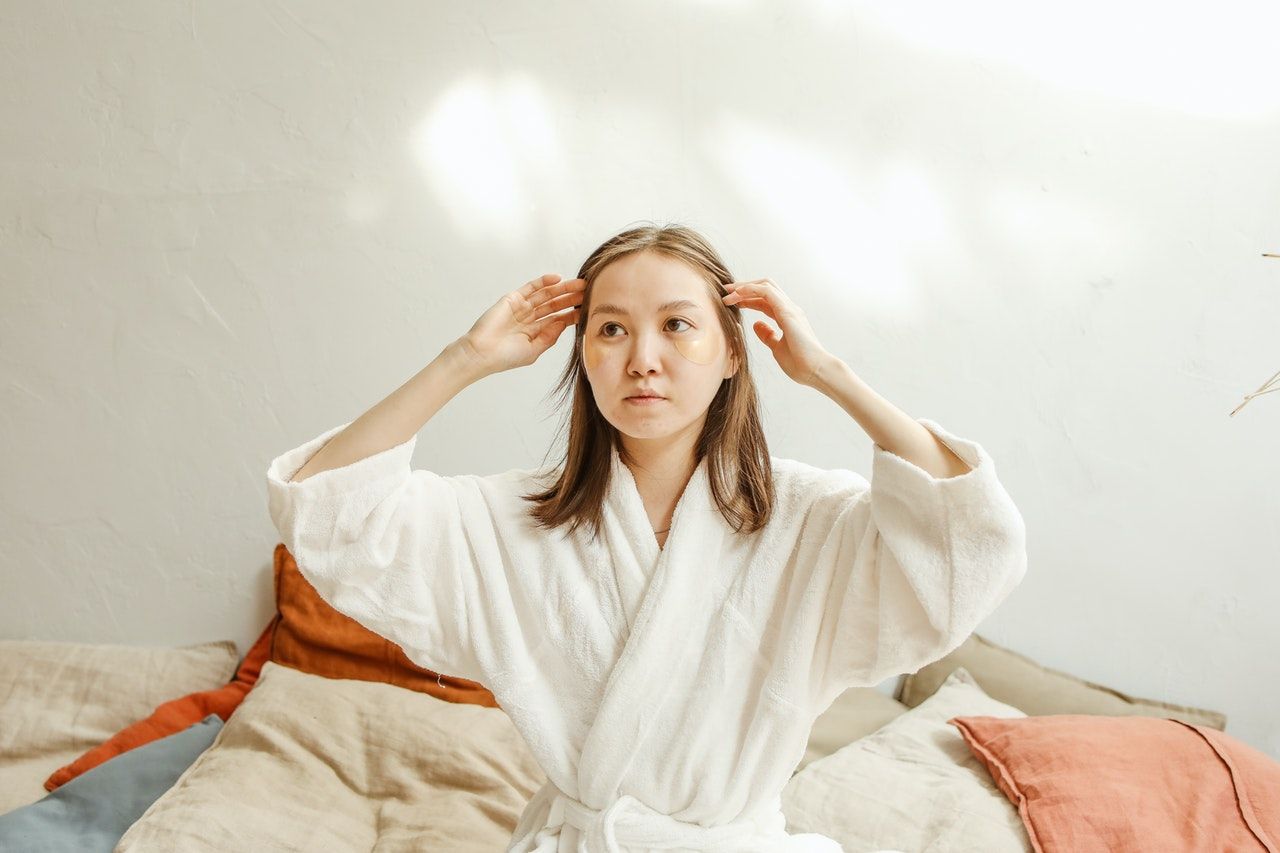 Untuk para ibu yang super sibuk terdapat 5 tips pemakaian skincare viral di TikTok agar kulit tetap sehat dan terawat. Yuk, simak ini tipsnya!
