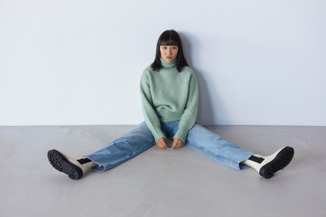 Perempuan tubuh petite perlu menghindari berbagai fashion item ini untuk memaksimalkan penampilan. Selain baggy pants, ada apa lagi?