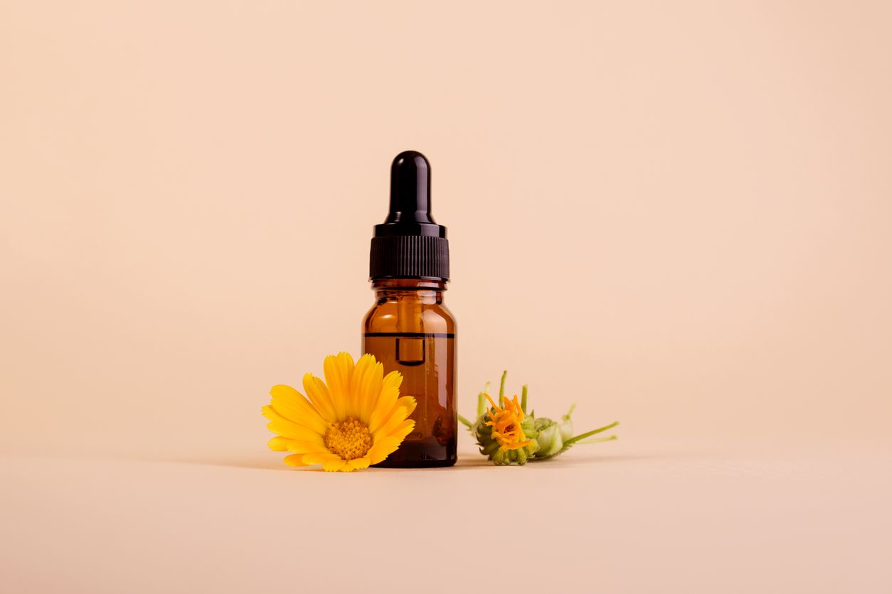 Kawan Puan yang memiliki kulit sensitif juga bisa memakai face oil, berikut ini beberapa pilihan yang bisa kamu coba.