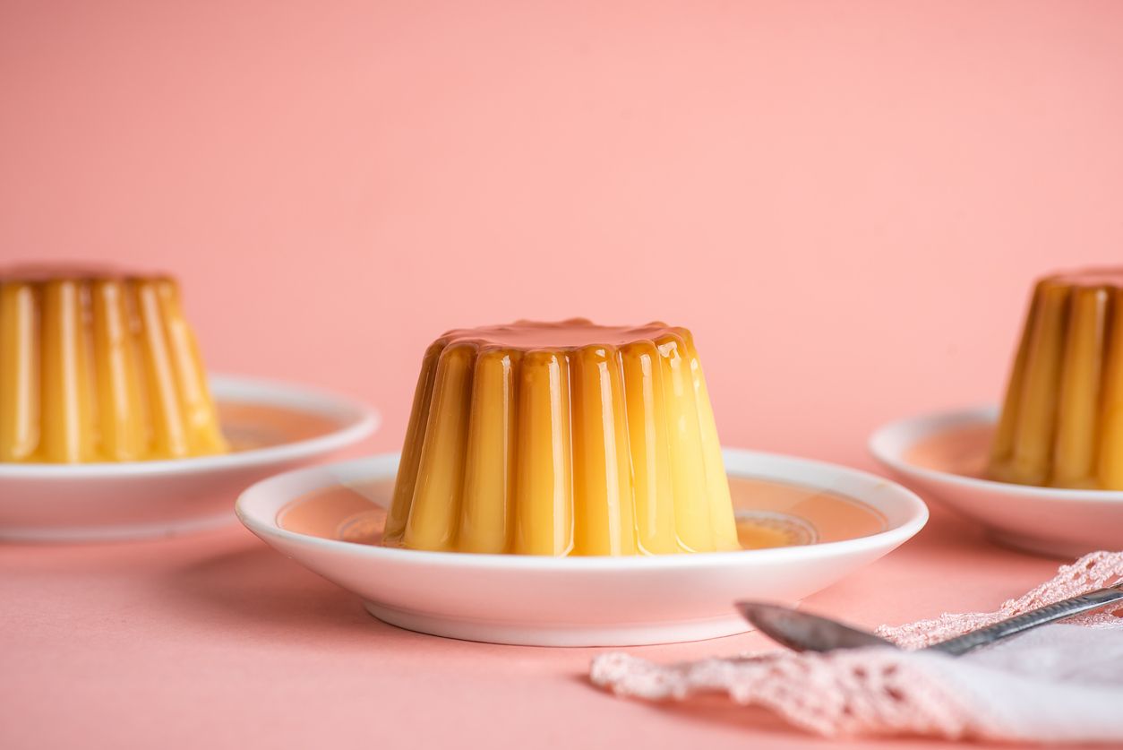 Supaya agar-agar mengeras dengan baik dan sesuai ekspektasi, ikuti tips memasak mudah agar-agar antigagal yang cocok untuk pemula ini, yuk!