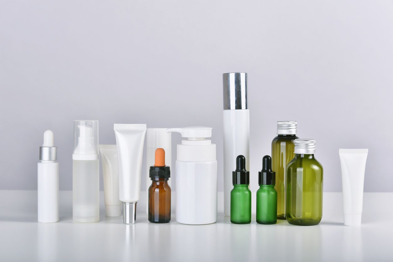 Ada begitu banyak serum lokal yang jadi skincare viral di TikTok sepanjang tahun 2021. Produk mana saja? Simak ulasannya. 