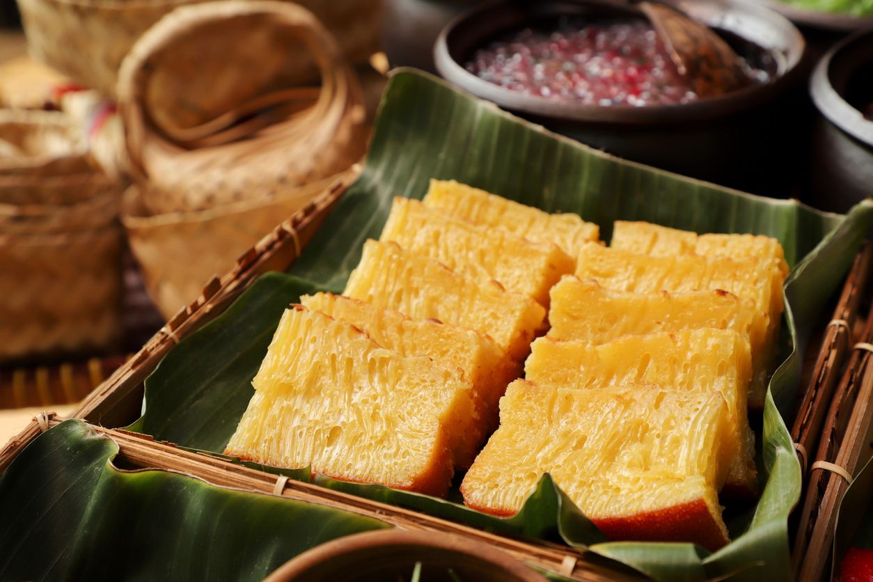 Resep dan cara membuat bika ambon mini yang jadi ide camilan untuk buka puasa keluarga. Yuk, simak lengkapnya!