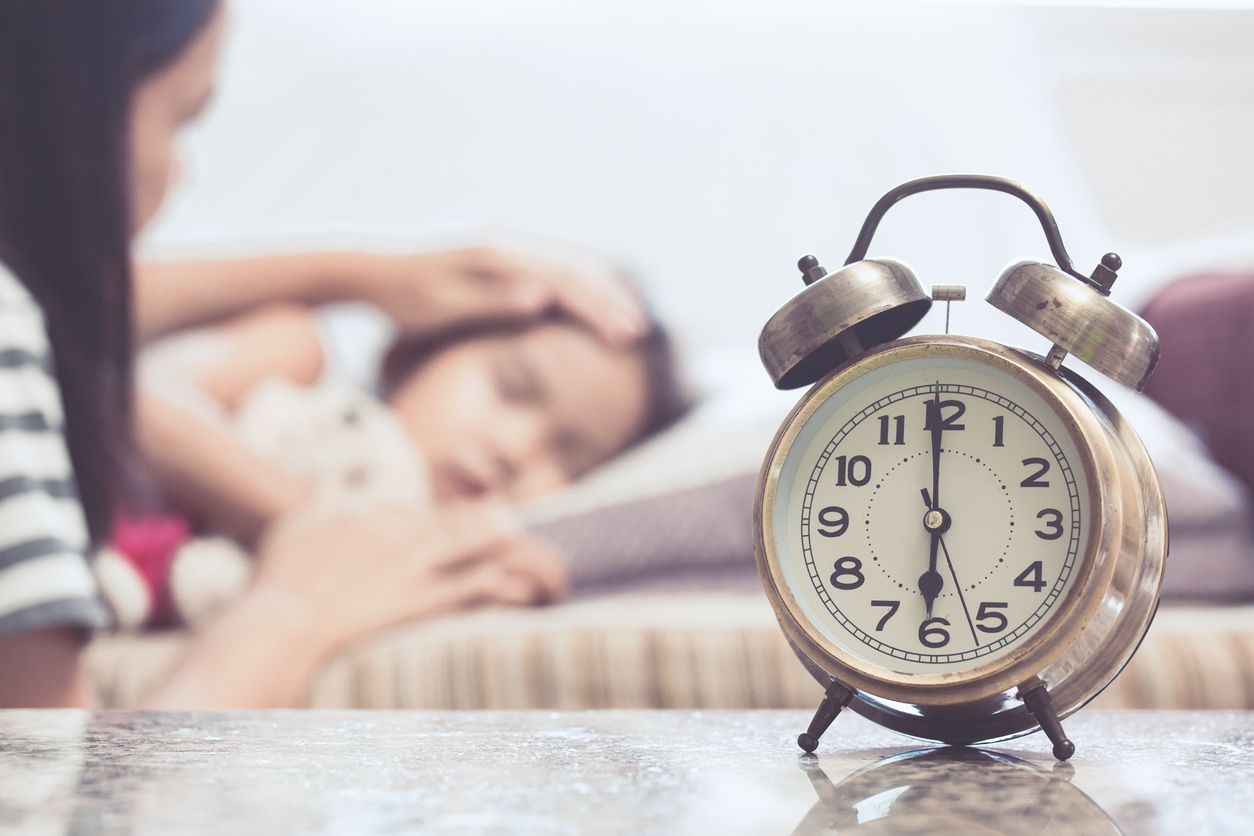 Terdapat tips membangunkan anak pada pagi hari jelang persiapan sekolah tatap muka. Simak caranya untuk memudahkan kamu!