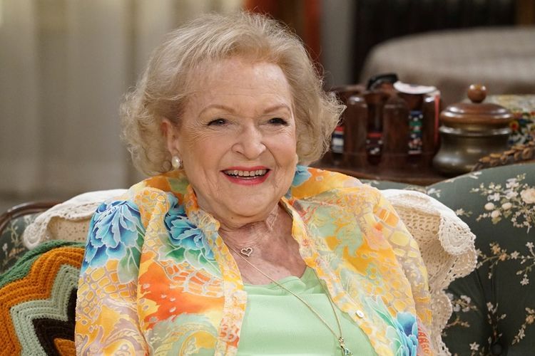Betty White, artis televisi legendaris di Amerika Serikat telah meninggal dunia pada Jumat (31/12/2021) waktu setempat.