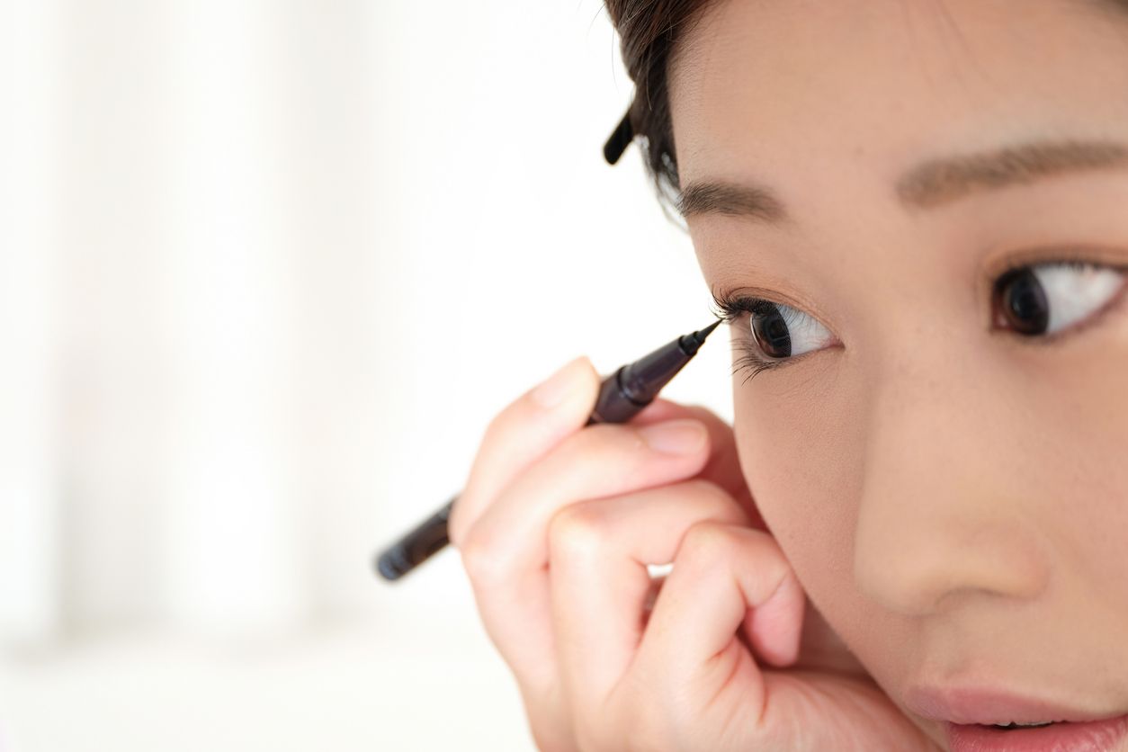 Bisa percantik kelopak mata, berikut rekomendasi eyeliner lokal mulai Rp 80 ribuan yang bisa dibeli di Shopee. Ada apa saja?