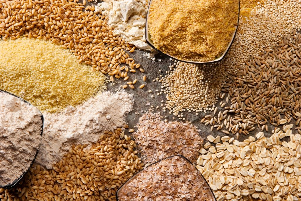 Berikut ini enam jenis makanan  terbaik untuk penderita multiple sclerosis, mulai dari kunyit hingga gandum utuh