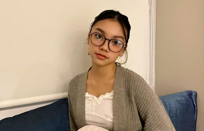 Sebuah web-series dari penyanyi Naura Ayu bertajuk My Nerd Girl telah tayang. Ini dia tantangan Naura dalam berperan di serial tersebut.