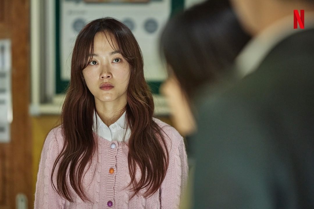 Ini dia fakta Lee Yoo Mi, aktris yang memerankan karakter perempuan bernama Lee Na Yeon di serial zombie Korea terbaru, All of Us Are Dead.